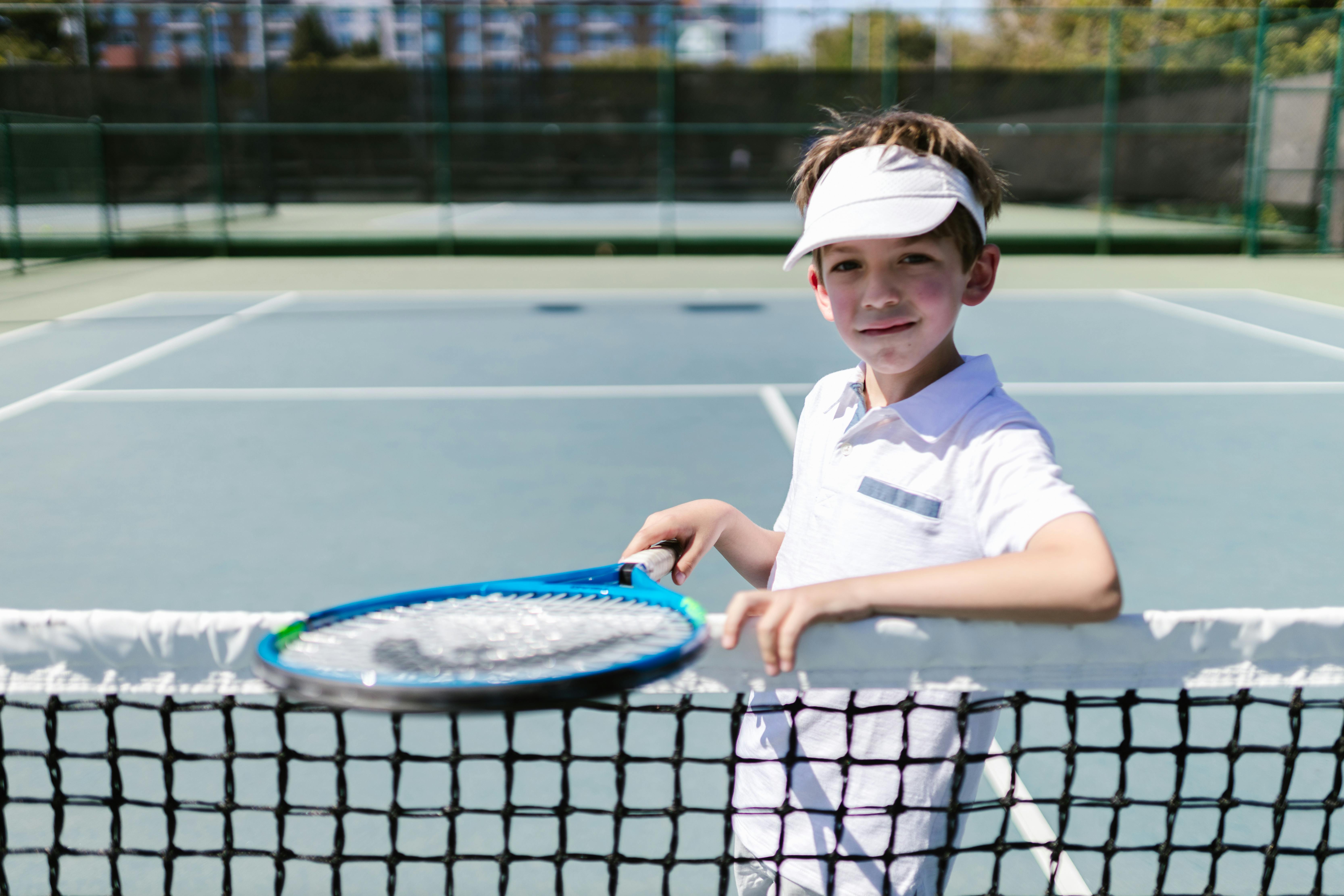 Jugendliche beim Tennistraining